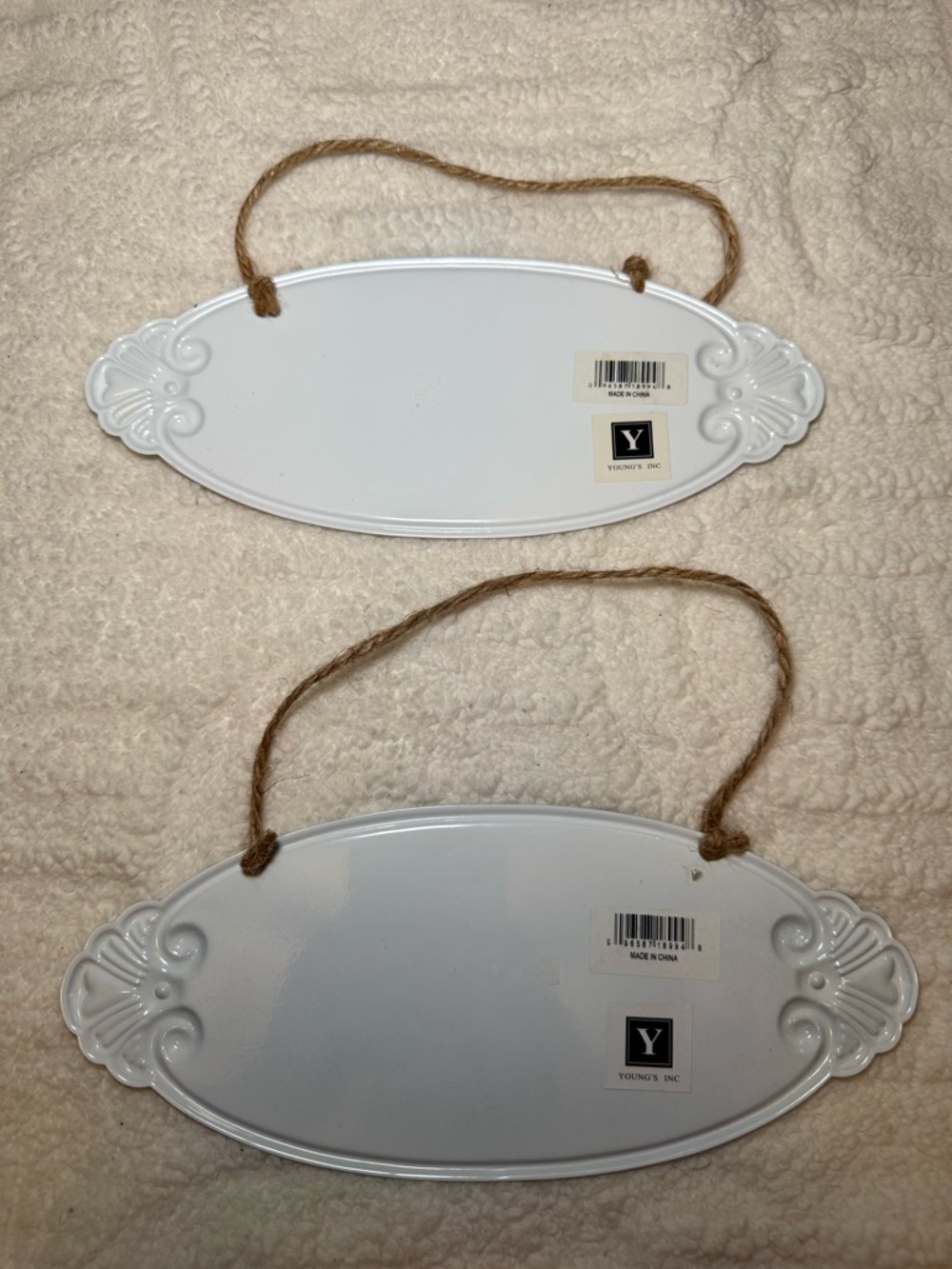 White and Green Oval Hanging Plaque Pair - Picture 2 of 4